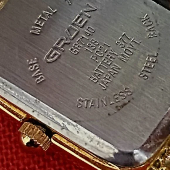 GRUEN QUARTZ HINGED BANGLE BRACELT WATCH – NEW - Picture 5 of 5